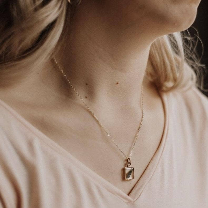 Small Square Pendant Necklace: Forget me not