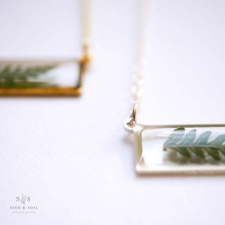 Minimalist Bar Necklace: Fern